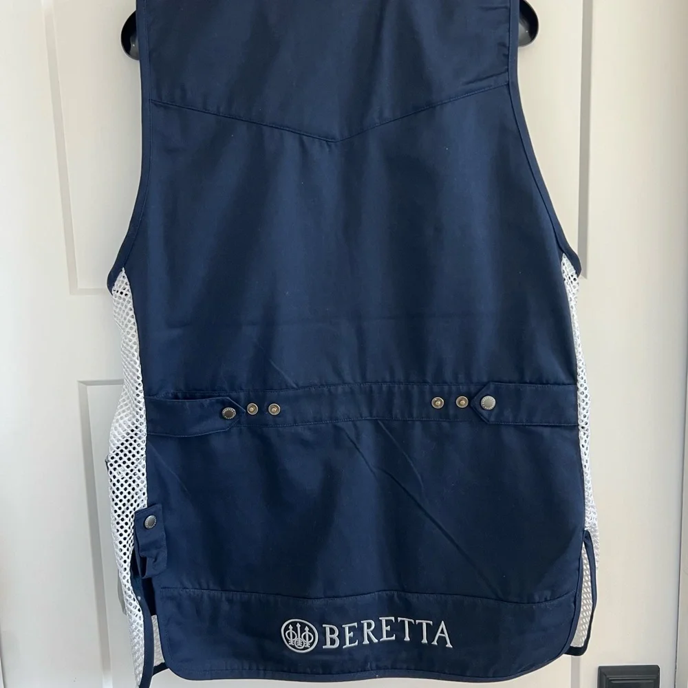 Navy and white Beretta shooting vest - Picture 2 of 5